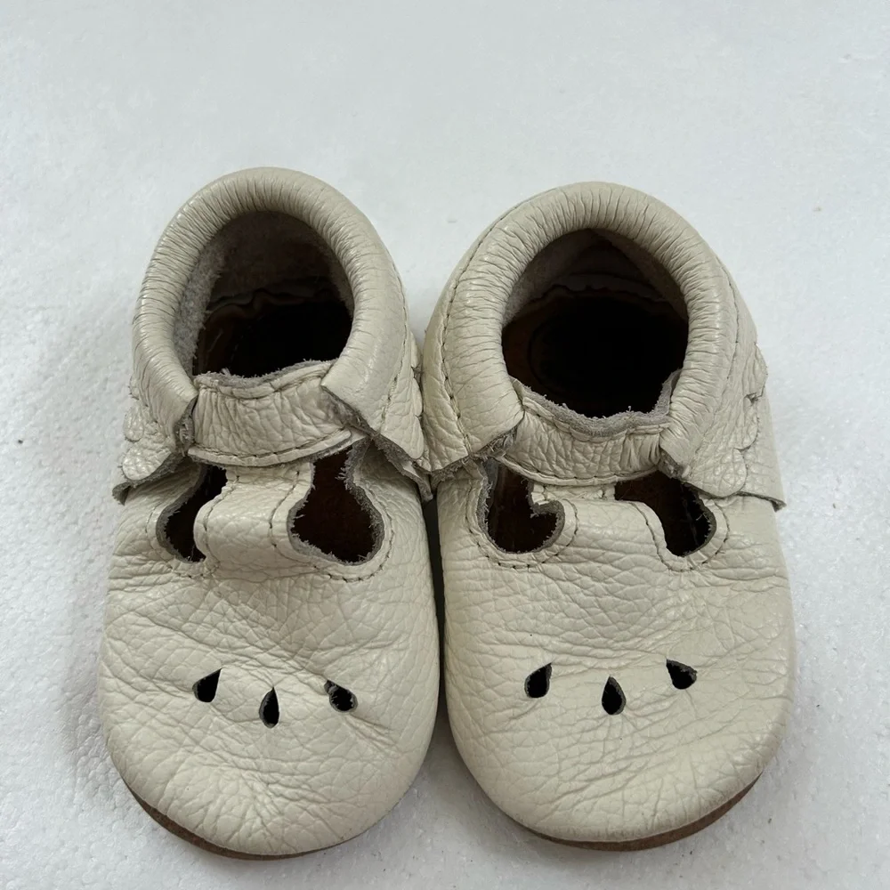 Freshly picked cream leather toddler girls shoes Mary Jane’s moccasin hard sole